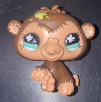 Littlest Pet Shop ❀ LPS ❀ #663 Dark Brown Baby Monkey Or Chimpanzee With Yellow