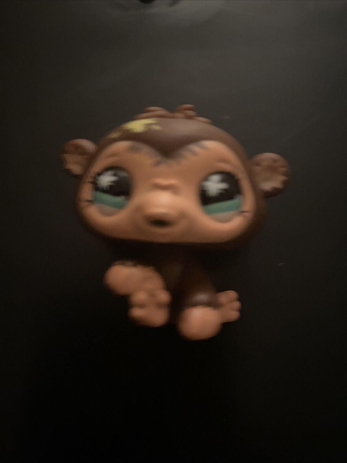 Littlest Pet Shop ❀ LPS ❀ #663 Dark Brown Baby Monkey Or Chimpanzee With Yellow