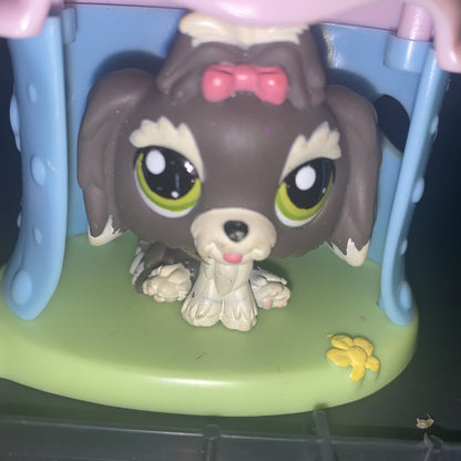 AUTHENTIC Littlest Pet Shop  1523 Dog with little house Mail Station LPS