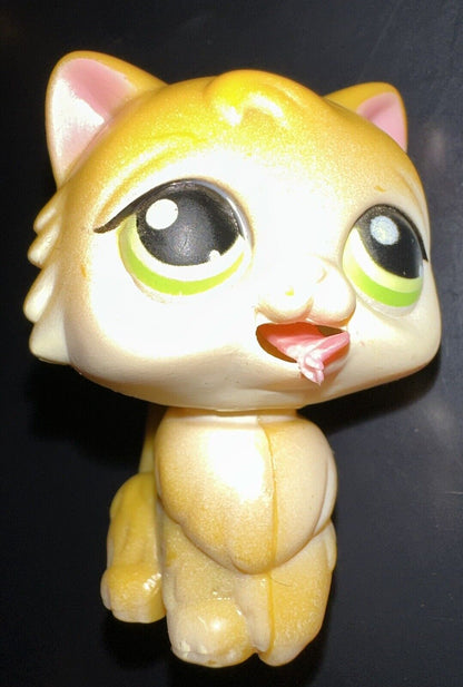 RARE, 1st GEN. LITTLEST PET SHOP Green Eyed Cat & A Moving Tongue Chipped Up