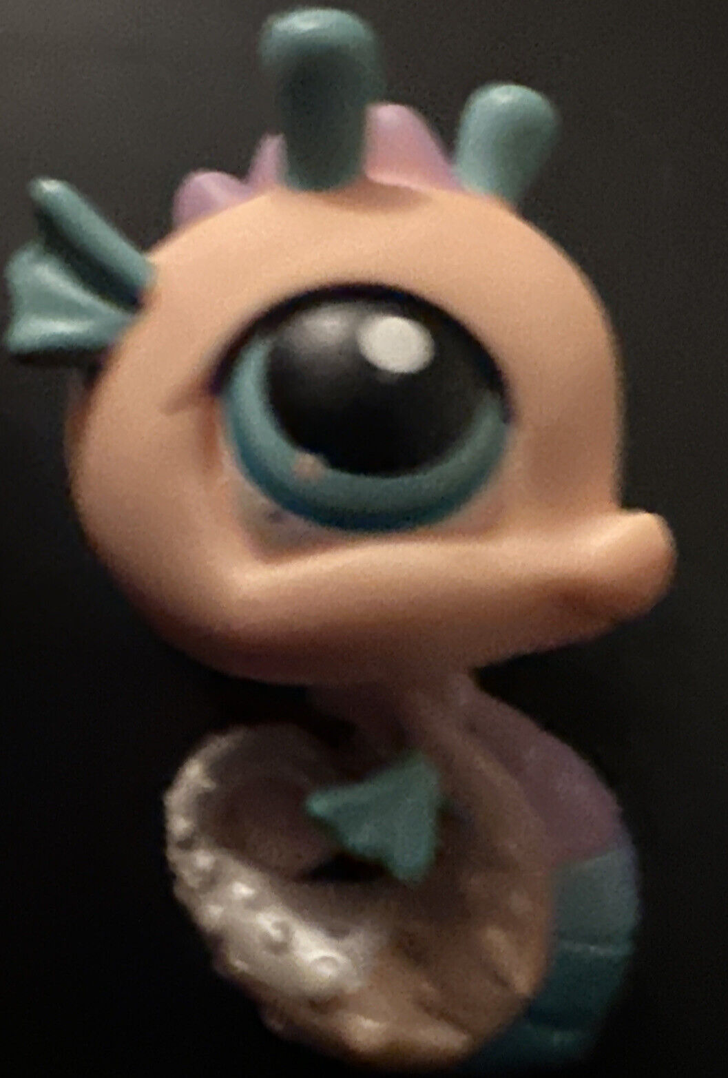 Littlest Pet Shop Seahorse 142 Bottom Looks Like It Was Bit By Dog.